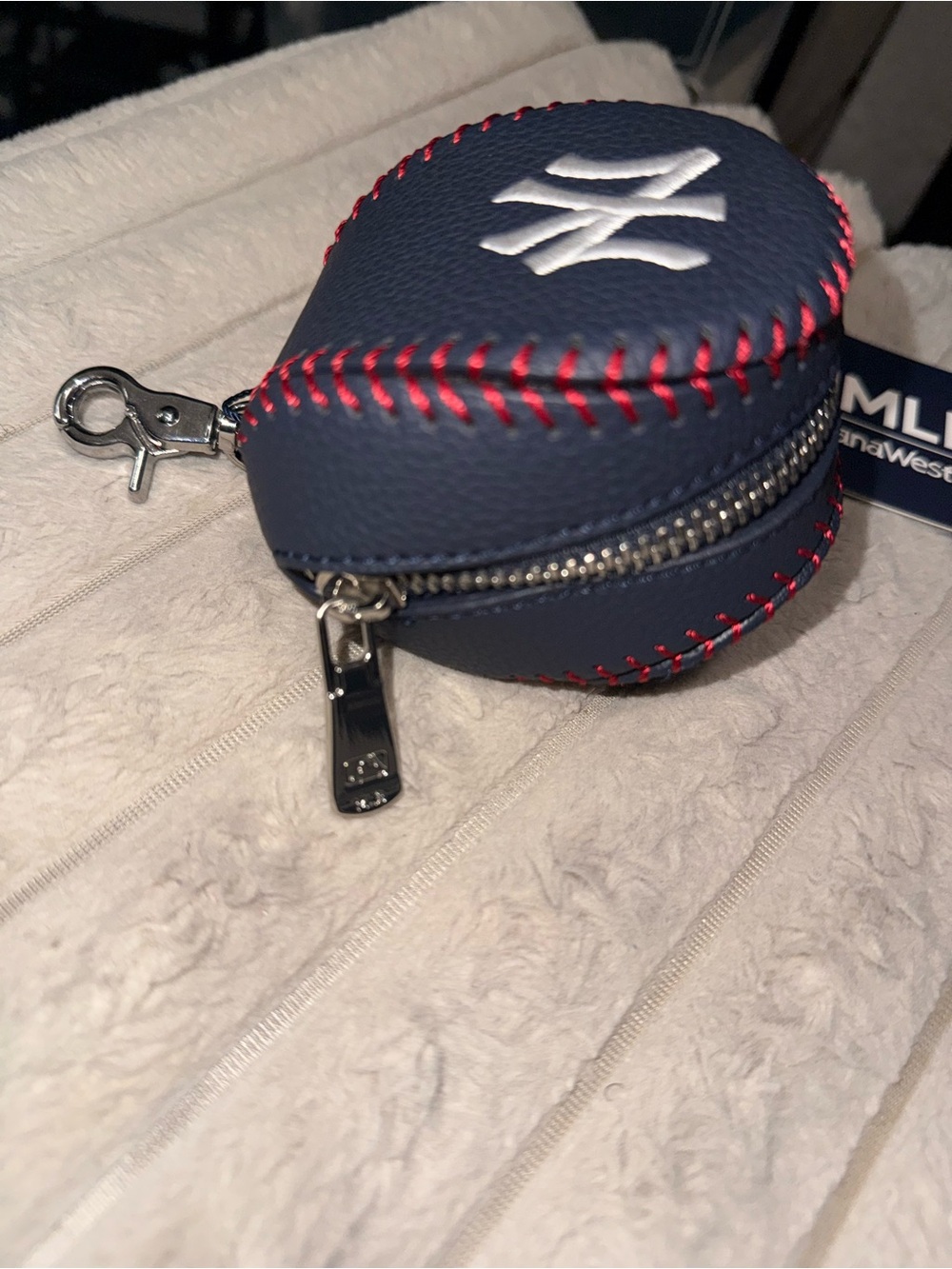 MLB Navy and Red New York Yankees Zip Key Pouch - Picture 2 of 6